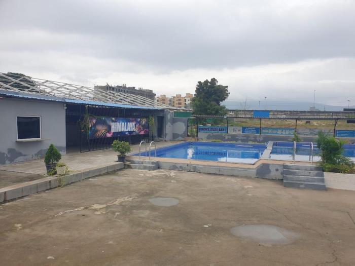 himalaya pool and resort