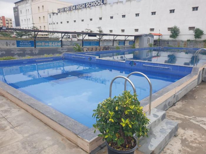 himalaya pool and resort