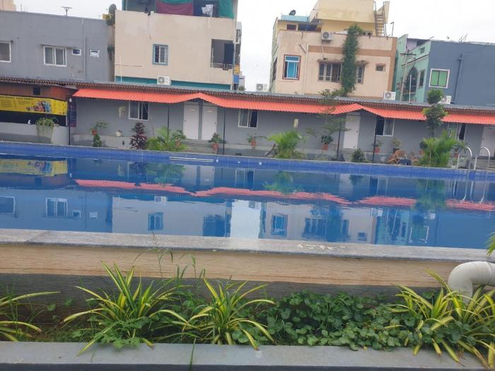 himalaya pool and resort
