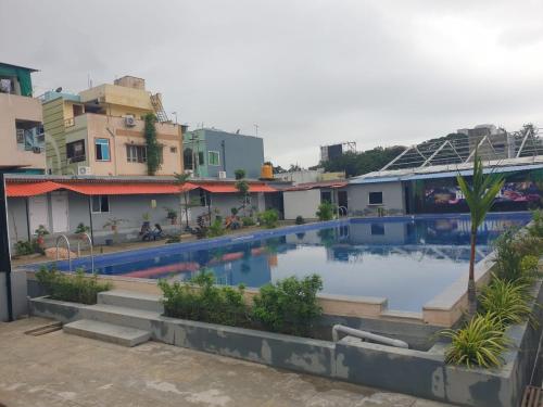 himalaya pool and resort