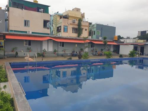 himalaya pool and resort