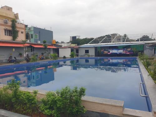 himalaya pool and resort