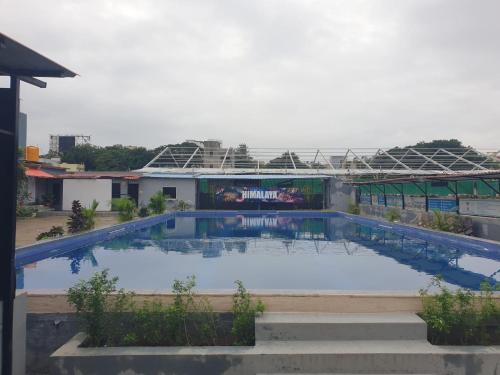 himalaya pool and resort