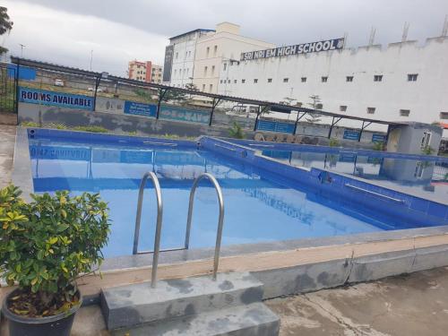 himalaya pool and resort
