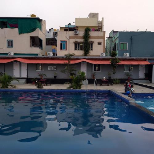 himalaya pool and resort