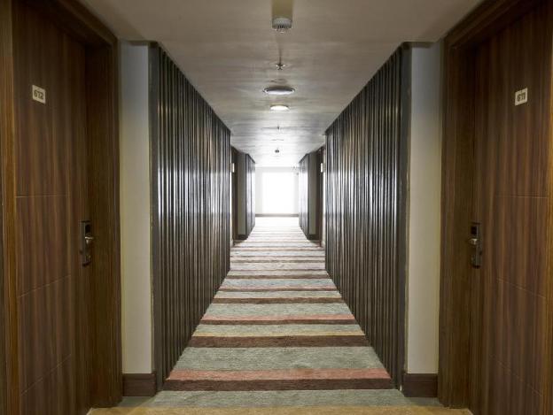 newtown plaza hotel