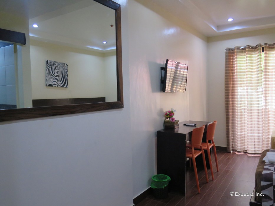 rovics tourist hotel