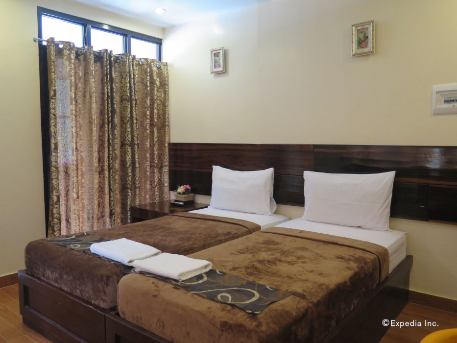 rovics tourist hotel