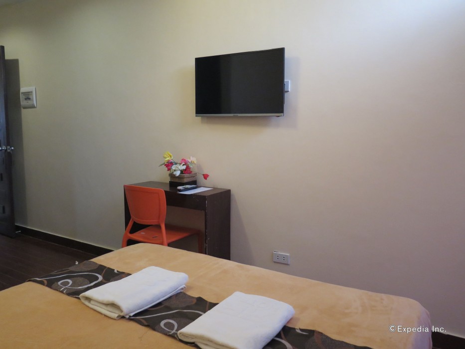 rovics tourist hotel