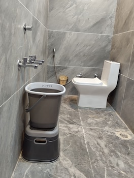 Hotel 7R Residency,,3 star