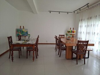 Tia Vahine - Boutique Hotel Ivato,,4 star