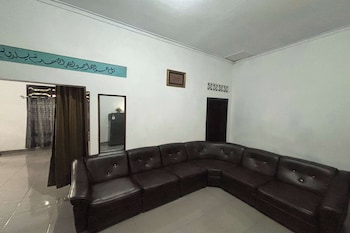 Oyo 95050 Penginapan Sekarsari Syariah,1 Karangwaru Tegalrejo Kota Yogyakarta,2 star
