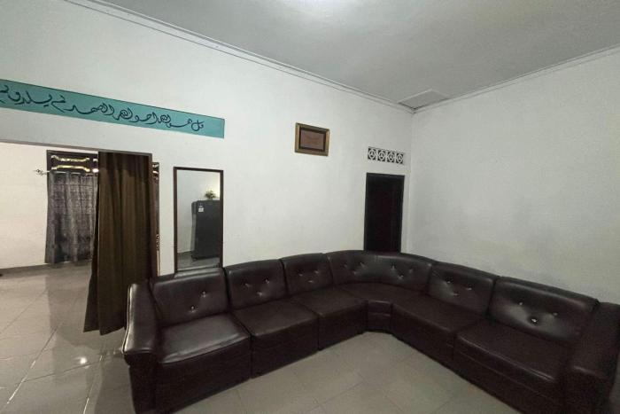 oyo 95050 penginapan sekarsari syariah