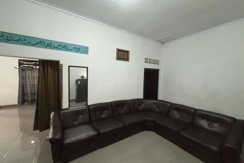 oyo 95050 penginapan sekarsari syariah