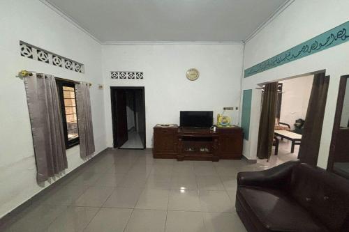 oyo 95050 penginapan sekarsari syariah