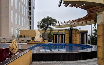 restful and good location 1br apartment at trillium residence