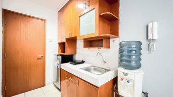 Good Living Studio At Cinere Bellevue Suites Apartment,,2 star