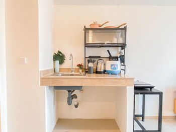 Cozy And Trendy 2Br Apartment Meikarta,,2 star