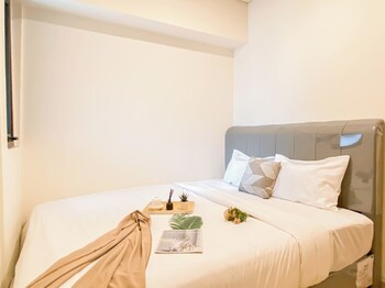 Cozy And Trendy 2Br Apartment Meikarta,,2 star