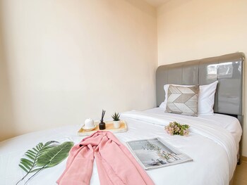 Cozy And Trendy 2Br Apartment Meikarta,,2 star