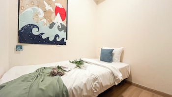 spacious and homey 2br at apartment sky house alam sutera
