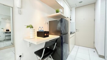 simple studio at tokyo riverside pik 2 apartment