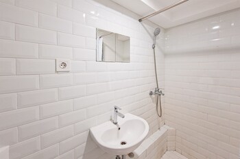 homey studio loft kingland avenue apartment