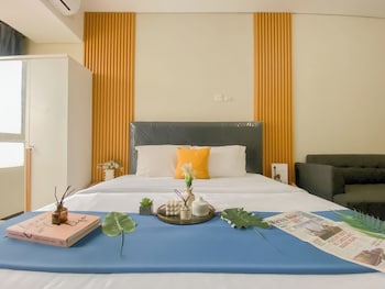 Comfy Studio At Nifarro Park Apartment,,2 star