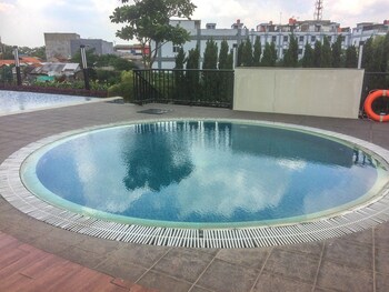 modern and homey 1br apartment oasis cikarang