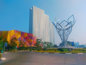 cozy stay 1br at apartment grand kamala lagoon