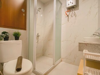 cozy stay 1br at apartment grand kamala lagoon