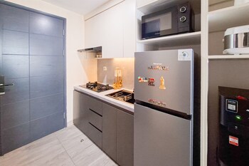strategic studio at apartment collins boulevard