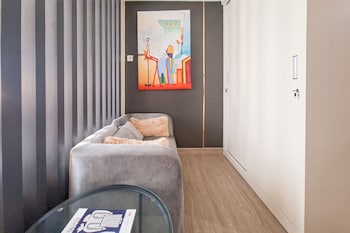 strategic studio at apartment collins boulevard