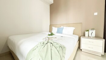 brown accent 2br at apartment casa de parco