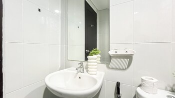brown accent 2br at apartment casa de parco
