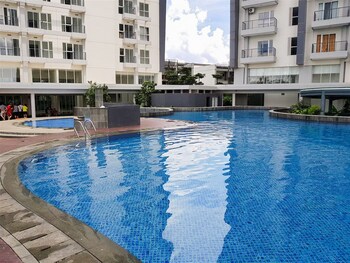Brown Accent 2Br At Apartment Casa De Parco,,2 star