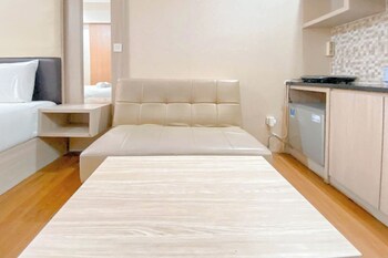 warm tone studio at candiland apartment
