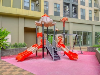 Orange Style Studio At Transpark Cibubur Apartment,,2 star