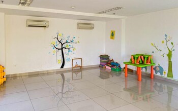 cozy stay studio at apartment springlake summarecon bekasi