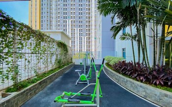 cozy stay studio at apartment springlake summarecon bekasi
