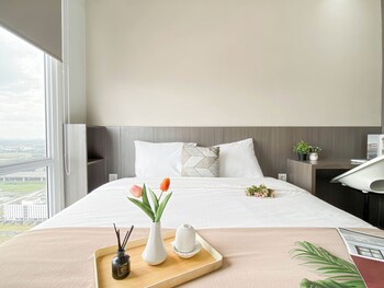 comfy and neat 1br at vasanta innopark apartment