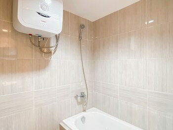 comfy and neat 1br at vasanta innopark apartment