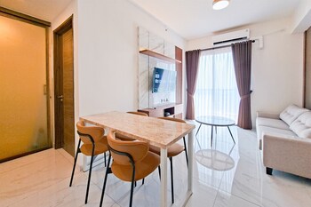 elegant and comfy 2br apartment sky house alam sutera
