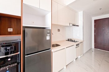 elegant and comfy 2br apartment sky house alam sutera