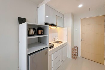 Comfy And Spacious Studio At Bale Hinggil Apartment,,2 star