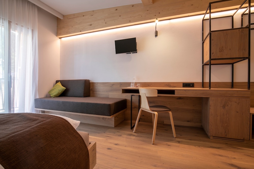 active hotel rosat