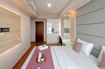 Comfy And Spacious 2Br At Grand Sungkono Lagoon Apartment,,2 star