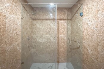 comfy and spacious 2br at grand sungkono lagoon apartment