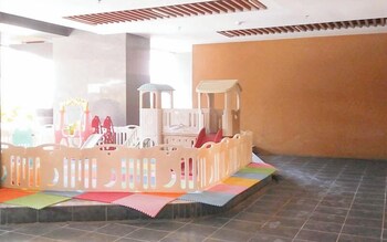 Comfy And Spacious 2Br At Grand Sungkono Lagoon Apartment,,2 star