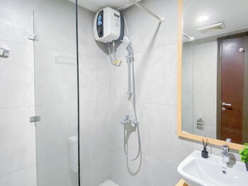 warm tone studio at pollux chadstone apartment